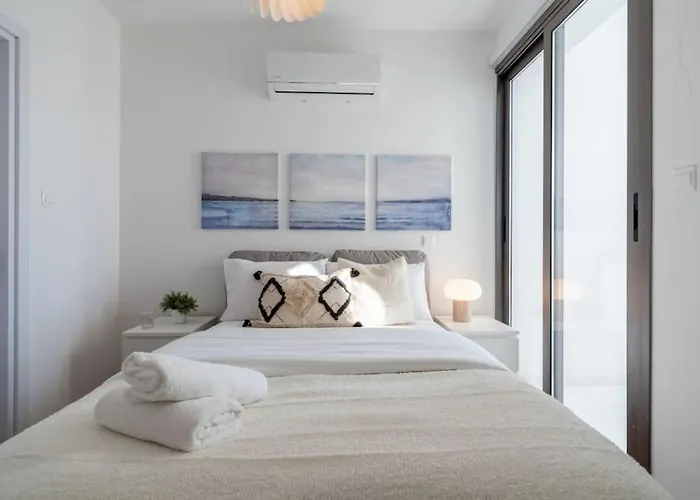 Moon Light 1-bedroom In アパート ラルナカ